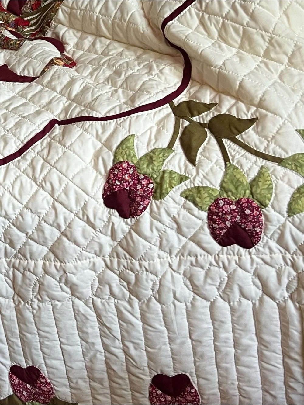 rose of sharon hand Crafted Amish hand sewn quilt Bedspread Floral Appliqué